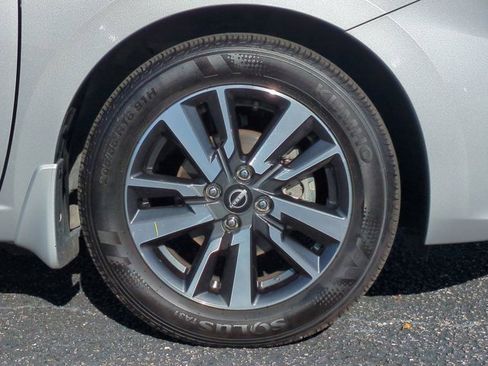 Certified 2025 Nissan Versa SV w/ Trunk Package image 11