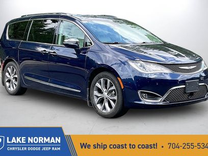 Certified 2018 Chrysler Pacifica Limited w/ Advanced Safetytec Group