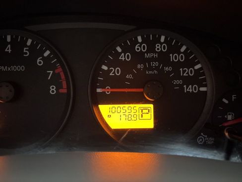 Used 2020 Nissan Frontier SV image 14