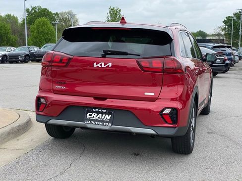 Used 2022 Kia Niro LXS image 8