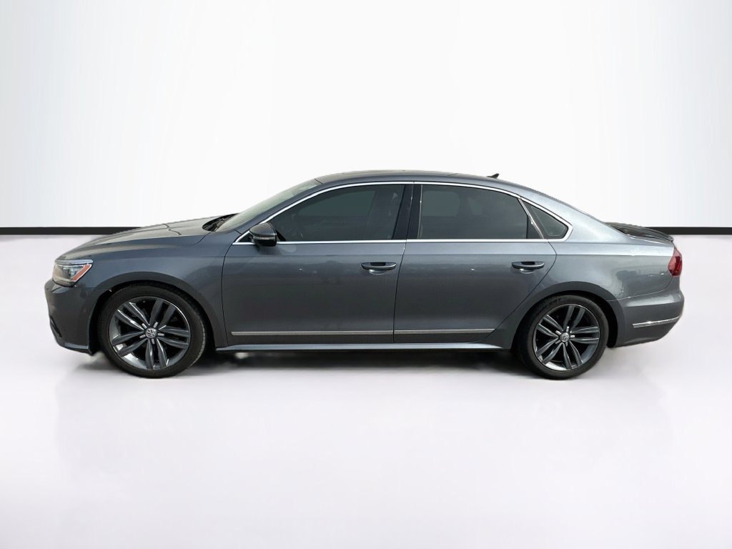 Used 2017 Volkswagen Passat 1.8T SEL Premium FWD image 8