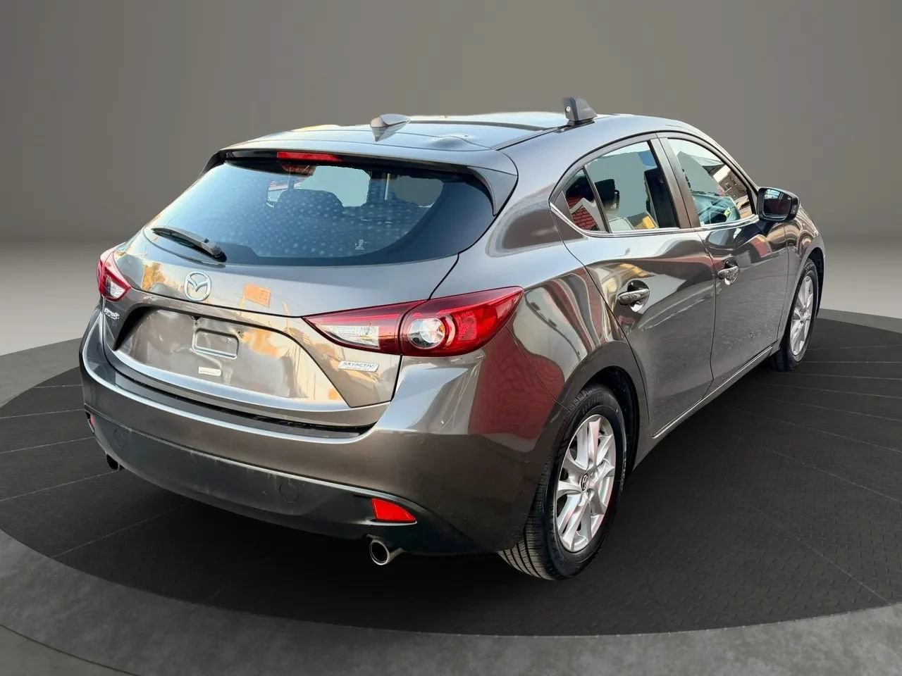 Used 2016 MAZDA MAZDA3 i Touring w/ Popular Equipment Package FWD image 3