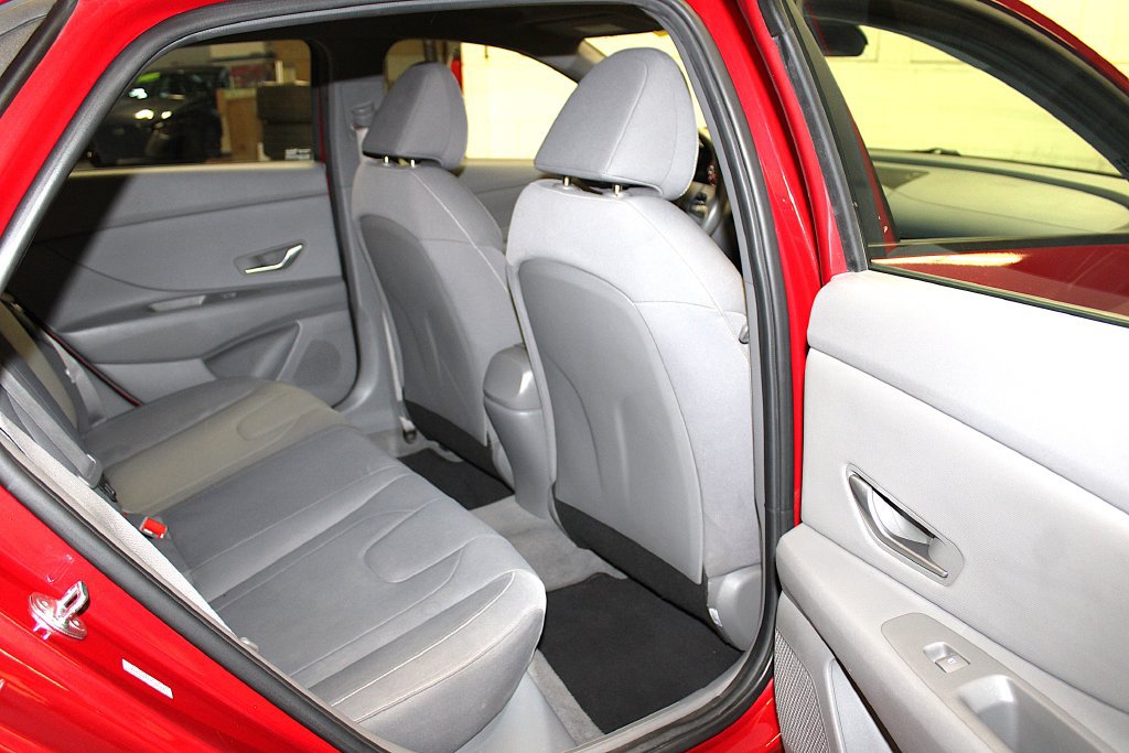 Used 2021 Hyundai Elantra SEL w/ Convenience Package FWD image 32
