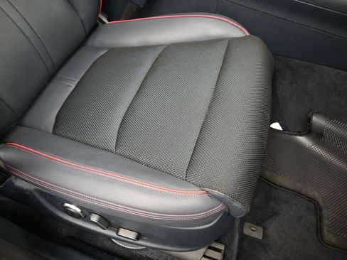 Used 2025 Genesis GV70 2.5T w/ Sport Prestige Package image 12