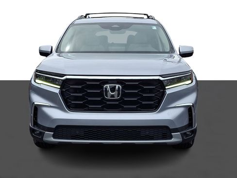 Certified 2023 Honda Pilot Touring image 2