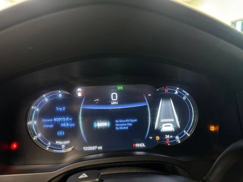 Used 2018 Cadillac Escalade Platinum AWD/4WD image 27