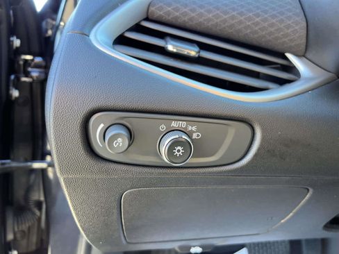 Used 2022 Chevrolet Malibu LT image 19