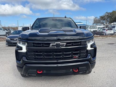 Used 2022 Chevrolet Silverado 1500 LT Trail Boss image 2