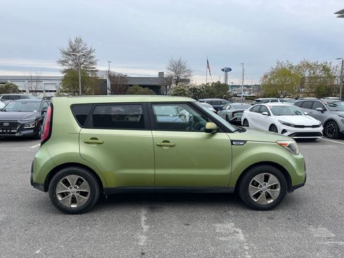 Used 2016 Kia Soul Base image 10