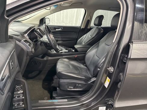 Used 2017 Ford Edge Titanium image 9