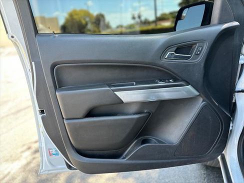 Used 2022 Chevrolet Colorado LT w/ Fleet Safety Package RWD image 13