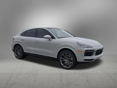 Used 2022 Porsche Cayenne S AWD/4WD image 8