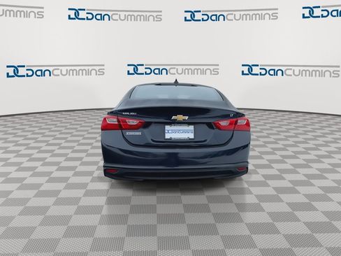Used 2017 Chevrolet Malibu LT image 7