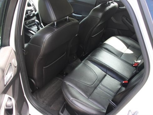 Used 2013 Ford Focus Titanium w/ Titanium Handling Pkg FWD image 15
