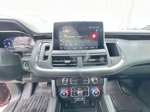 Used 2023 GMC Yukon XL SLE image 13