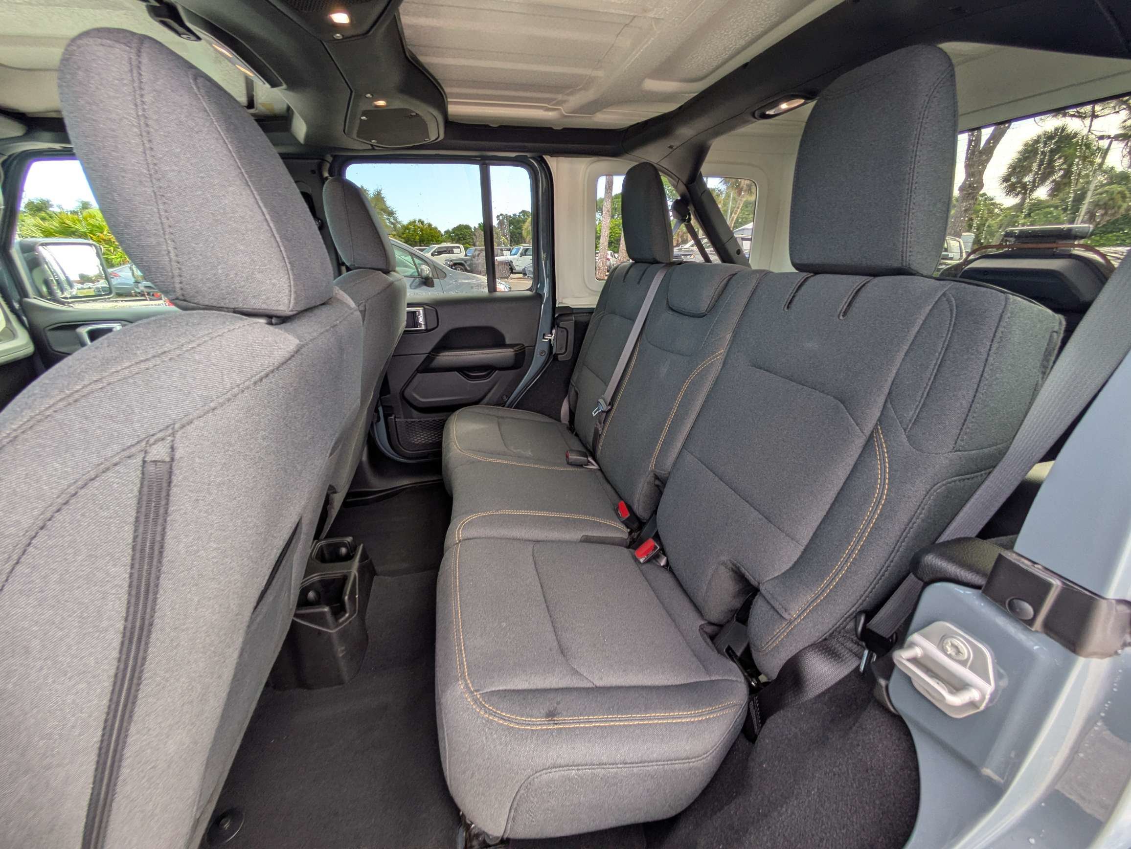 Used 2026 Jeep Wrangler Unlimited Sahara AWD/4WD image 14