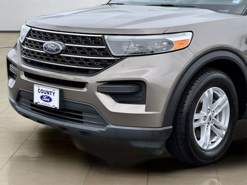 Used 2021 Ford Explorer XLT image 35