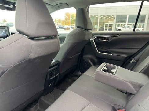 Used 2021 Toyota RAV4 XLE image 38