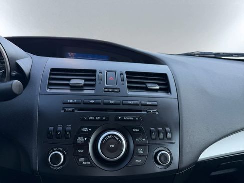 Used 2013 MAZDA MAZDA3 i SV FWD image 14