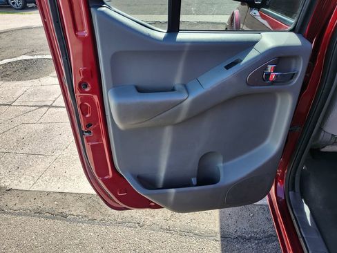 Used 2020 Nissan Frontier SV RWD image 16