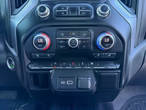 Used 2020 GMC Sierra 1500 Elevation w/ Elevation Value Package image 29