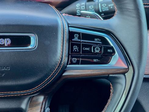 Used 2025 Jeep Grand Cherokee L Summit image 38