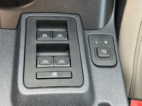 Used 2023 Ford Bronco Wildtrak image 31