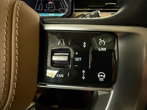 Certified 2024 Land Rover Range Rover SE AWD/4WD image 22