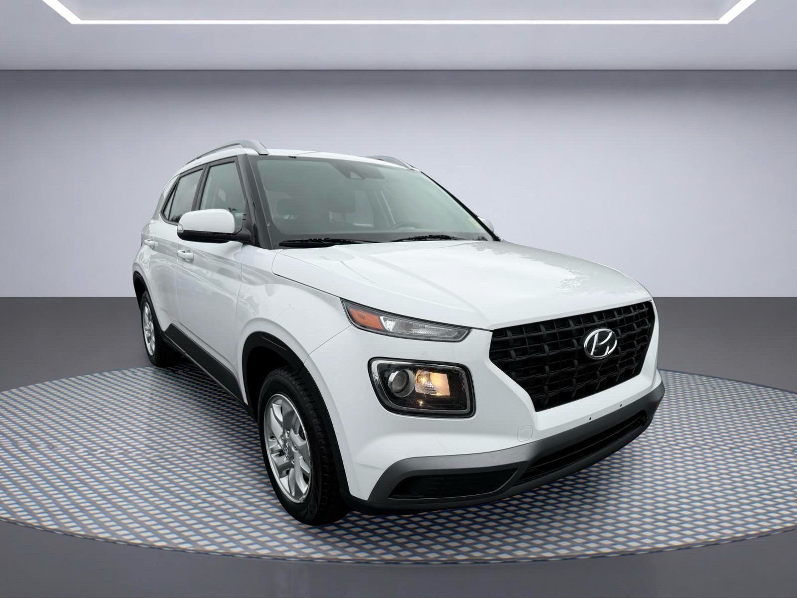 Used 2021 Hyundai Venue FWD image 10