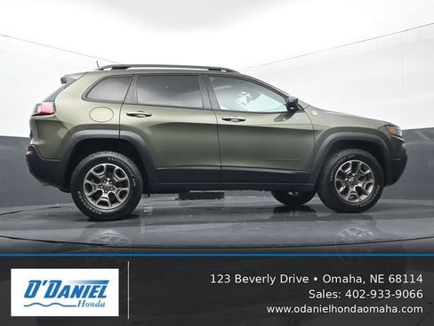 Used 2020 Jeep Cherokee Trailhawk w/ Cold Weather Group AWD/4WD image 13
