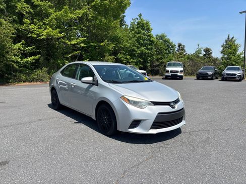 Used 2016 Toyota Corolla LE FWD image 9