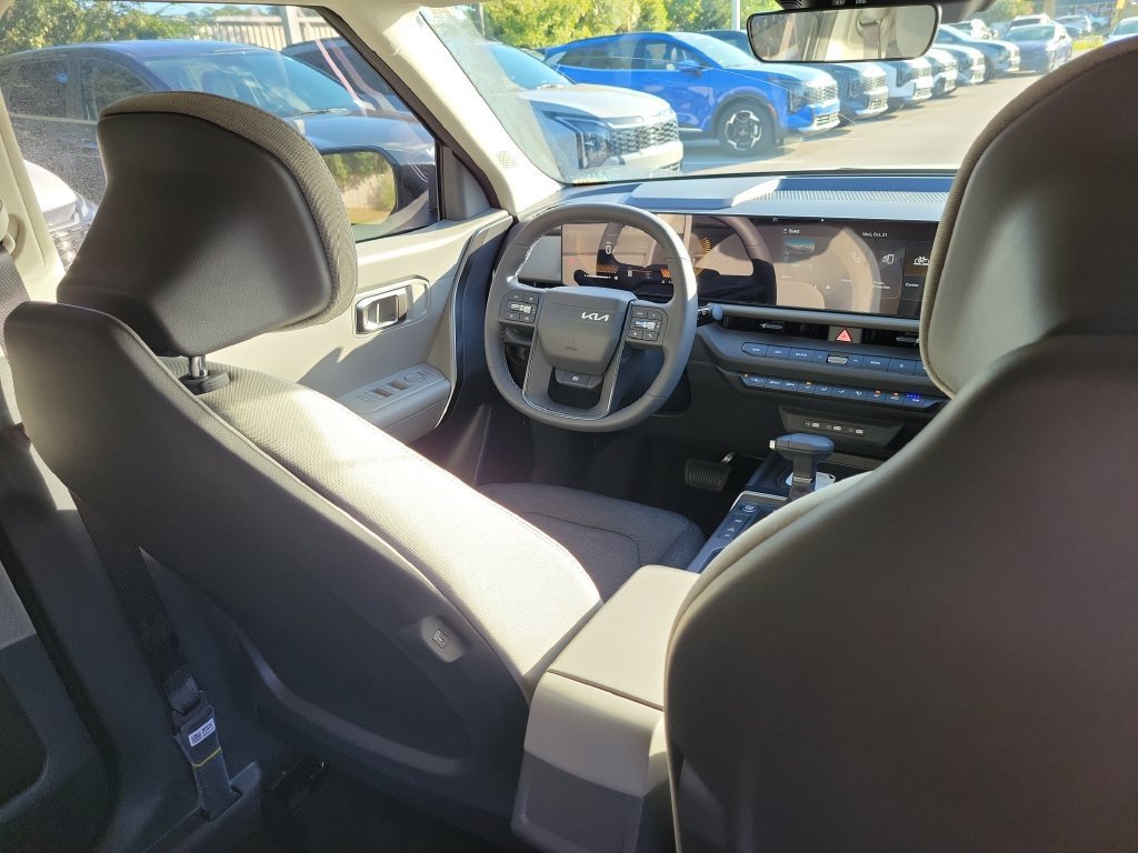 New 2027 Kia Seltos S FWD image 11