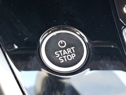 Used 2023 Audi Q4 e-tron Premium Plus image 18