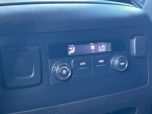 Used 2017 Chevrolet Suburban LT image 15