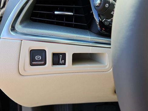 New 2025 Cadillac XT5 Premium Luxury image 14