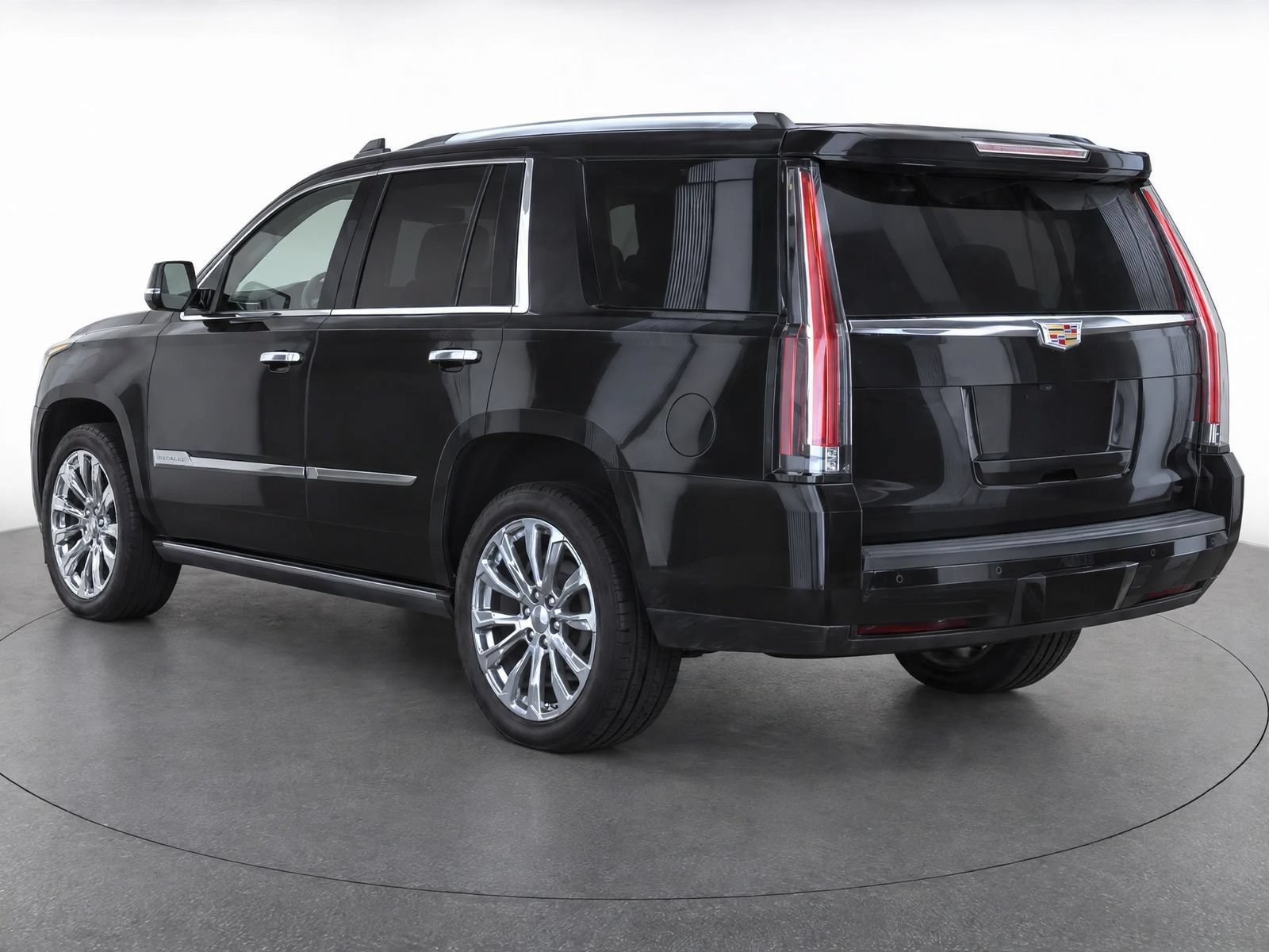 Used 2015 Cadillac Escalade Premium RWD image 4