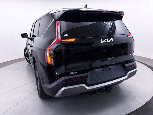 Used 2024 Kia EV9 Light Long Range RWD image 8