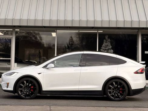 Used 2018 Tesla Model X P100D image 6