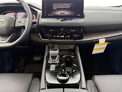 New 2026 Nissan Rogue Platinum w/ Platinum Premium Package image 11