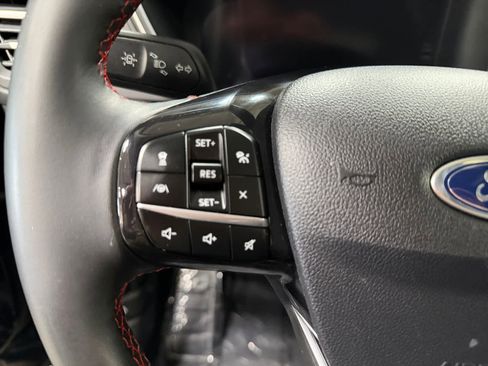 Used 2021 Ford Escape SEL w/ SEL Stealth AWD Package image 25