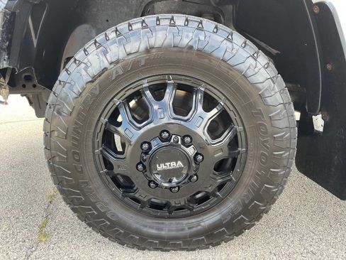 Used 2018 RAM 3500 Laramie Longhorn image 11