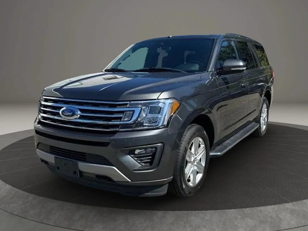 Used 2020 Ford Expedition XLT w/ Equipment Group 202A AWD/4WD image 1