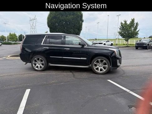 Used 2015 Cadillac Escalade Luxury AWD/4WD image 3