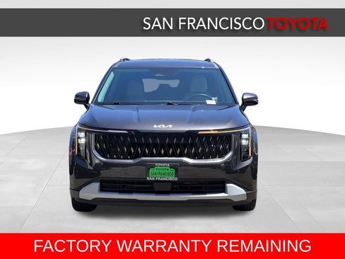 Used 2025 Kia Carnival EX FWD image 8