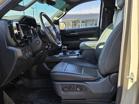 Used 2023 Chevrolet Silverado 1500 ZR2 w/ Technology Package image 6