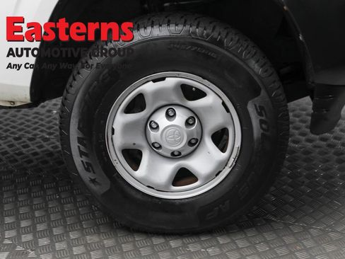 Used 2019 Toyota Tacoma SR image 29