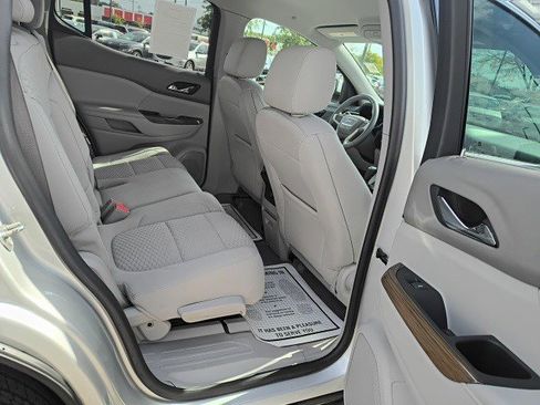 Used 2017 GMC Acadia SLE image 17