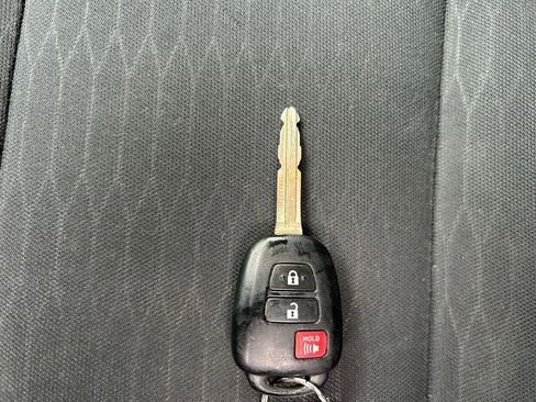 Used 2017 Toyota Tacoma SR5 w/ Tow Package image 33