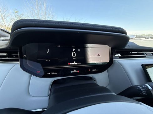 Used 2025 Land Rover Range Rover Sport Dynamic SE image 18