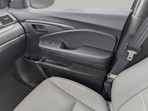 Used 2023 Honda Passport EX-L image 16